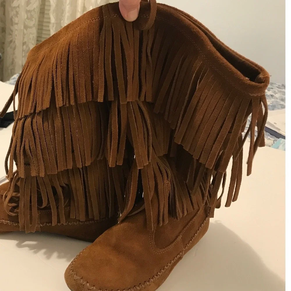 Lauren Conrad Brown Suede Triple Fringe Moccasin Boots Boho Mid Calf Cognac